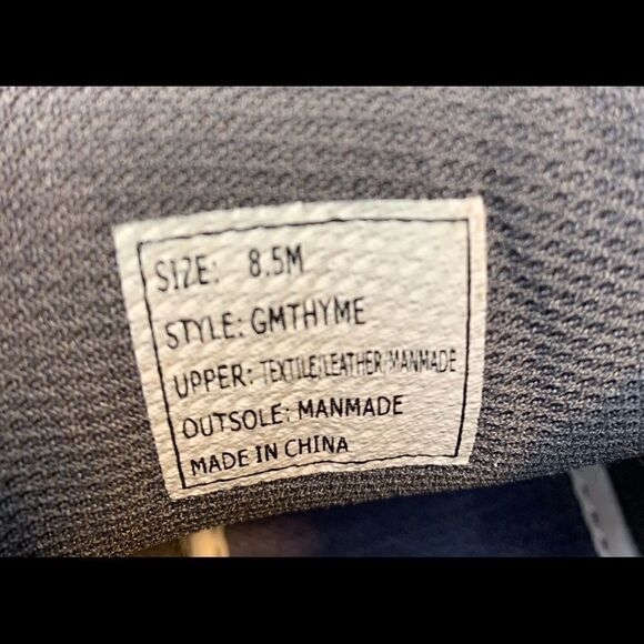 Guess boys shoes, Sz 8.5.   Inv 5064 - Picture 5 of 6